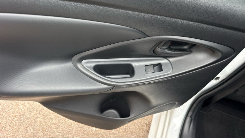 Toyota Yaris 1.5 Hybrid Design 5dr CVT Hybrid Hatchback